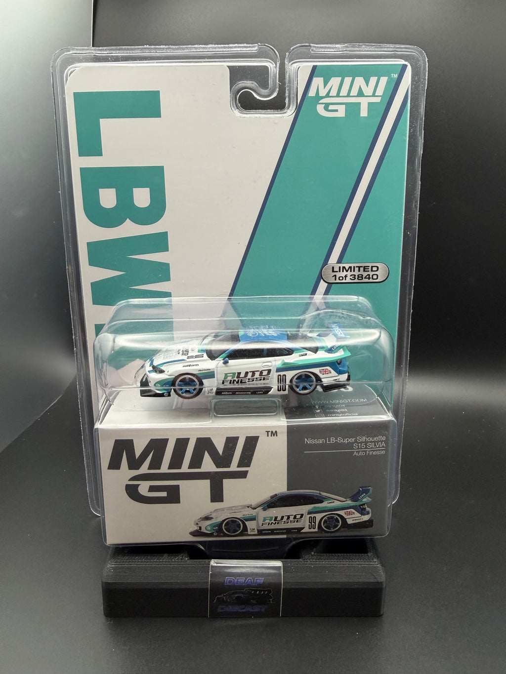 Mini GT LBWK Nissan Silvia S15 “Auto Finesse” #490