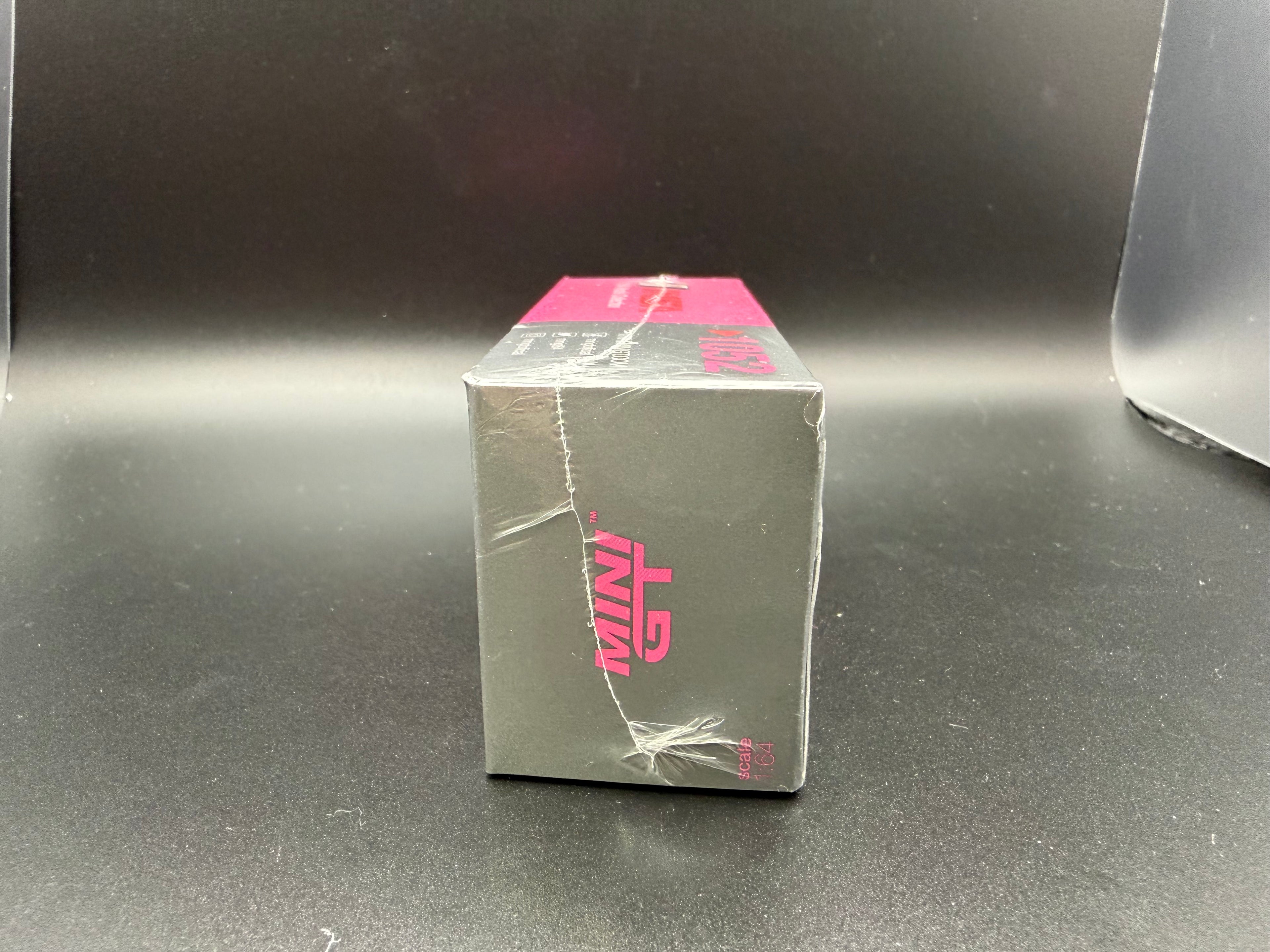 Mini GT Porsche 911 GT3R “Roxy” #1052