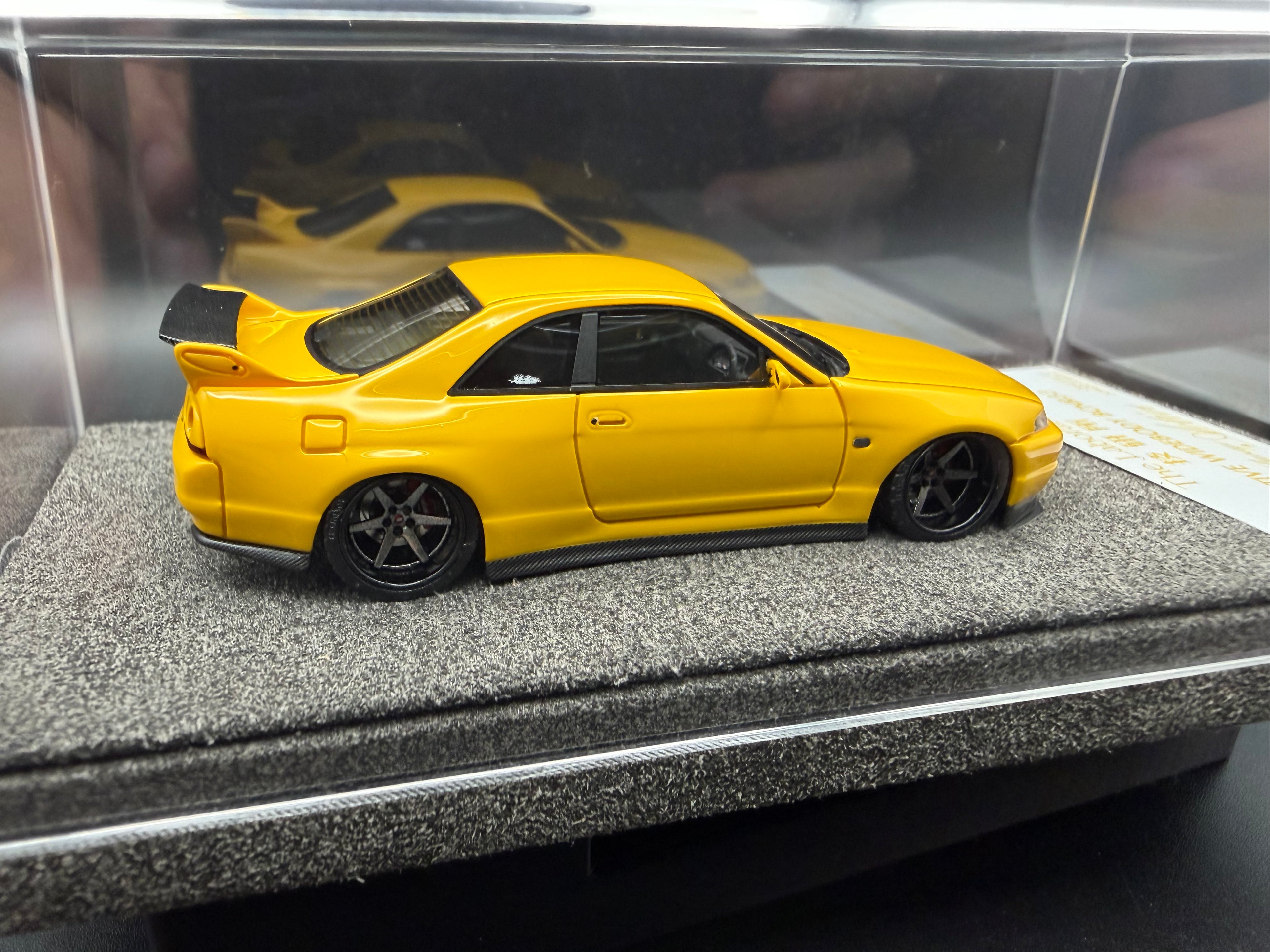 Zonzo Studio Nissan Skyline GTR R-33 Yellow