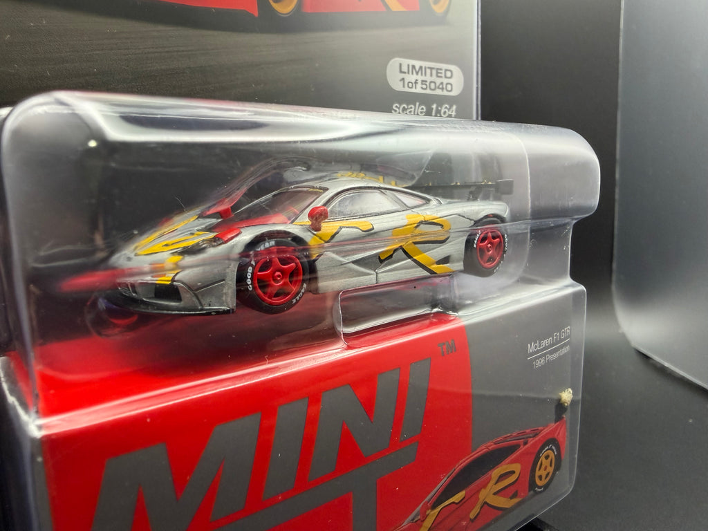 Mini GT McLaren F1 GTR “Presentation” CHASE #684