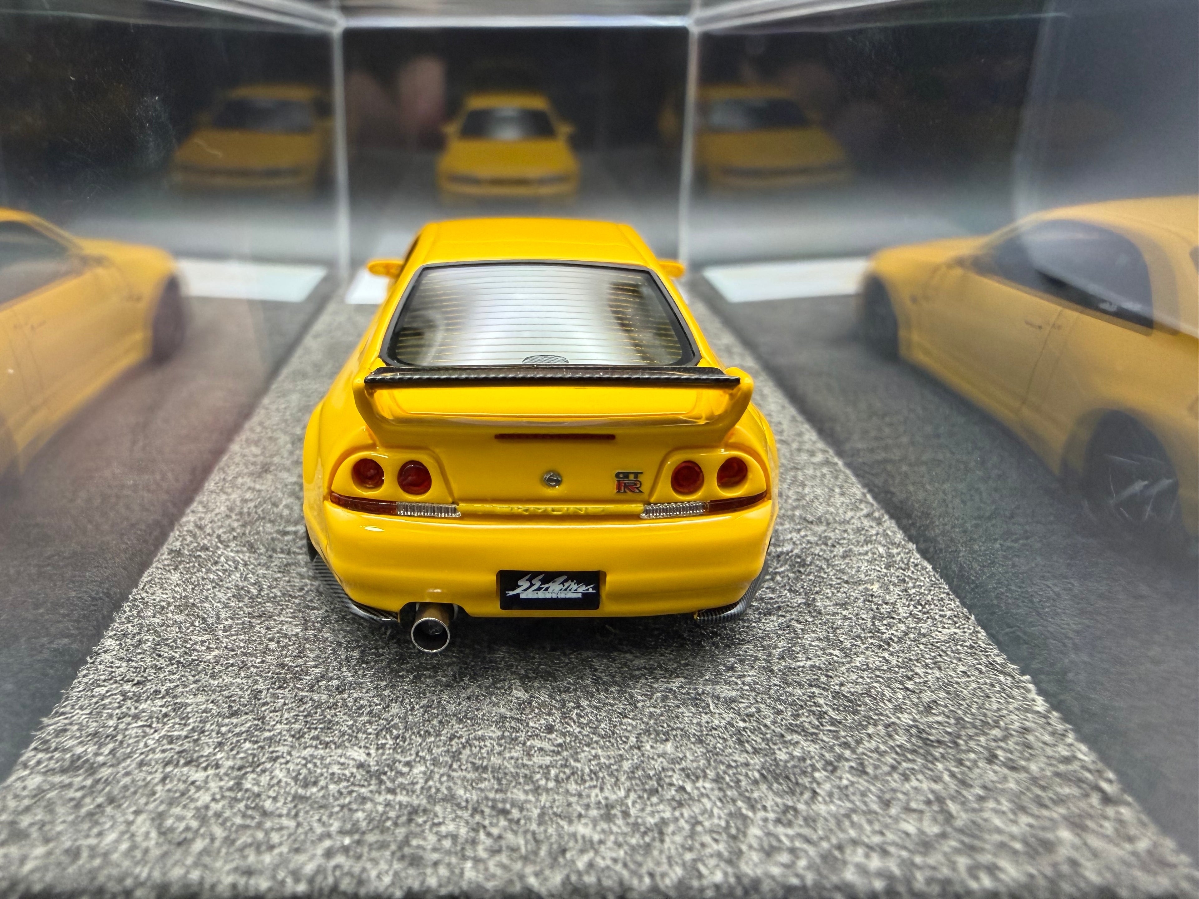 Zonzo Studio Nissan Skyline GTR R-33 Yellow