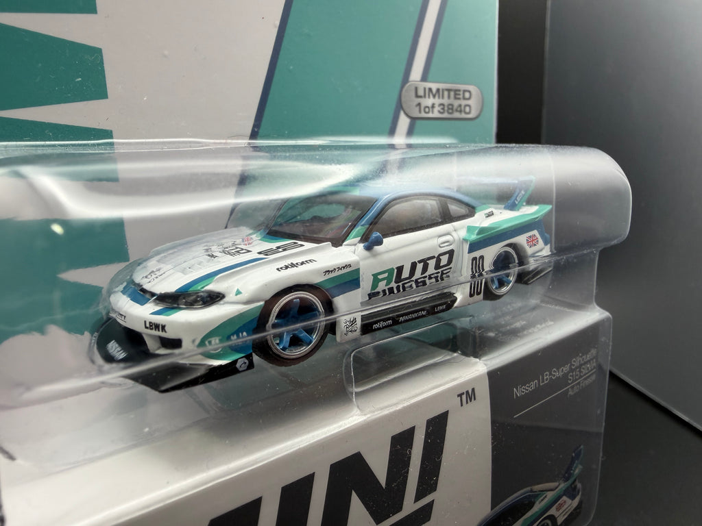 Mini GT LBWK Nissan Silvia S15 “Auto Finesse” #490